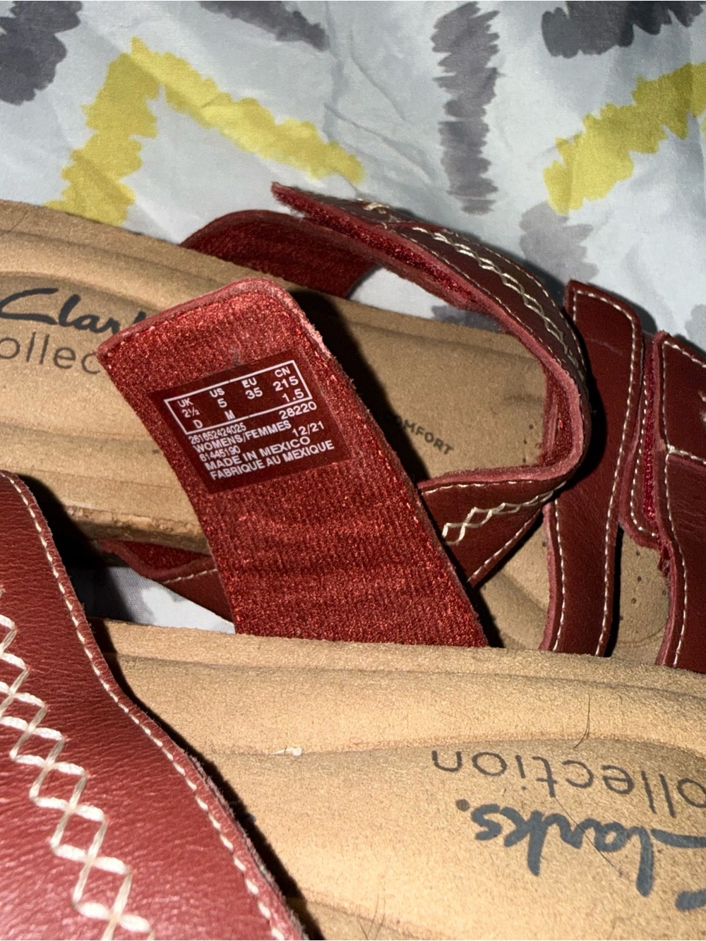 Clarks Women's Red Leather Slide Sandals with White Stitching - Picture 3 of 5